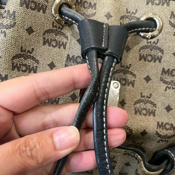 MCM DRAWSTRING HOBO - Picture 7 of 16